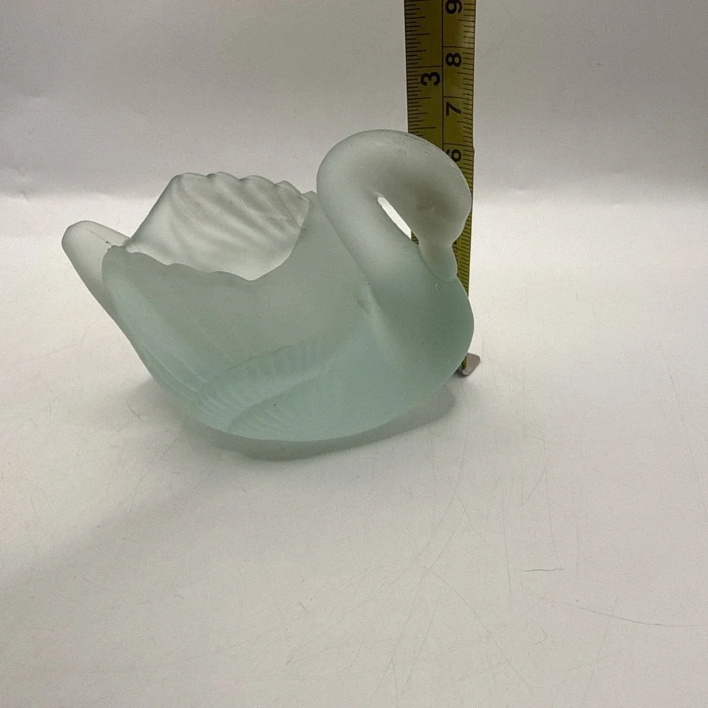 N/A swan frosted